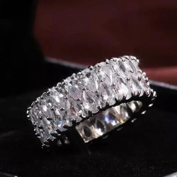 NEW 925 STERLING SILVER ETERNITY ENGAGEMENT DIAMOND RING, CUTE RING, SHINY RING. - Picture 6 of 6